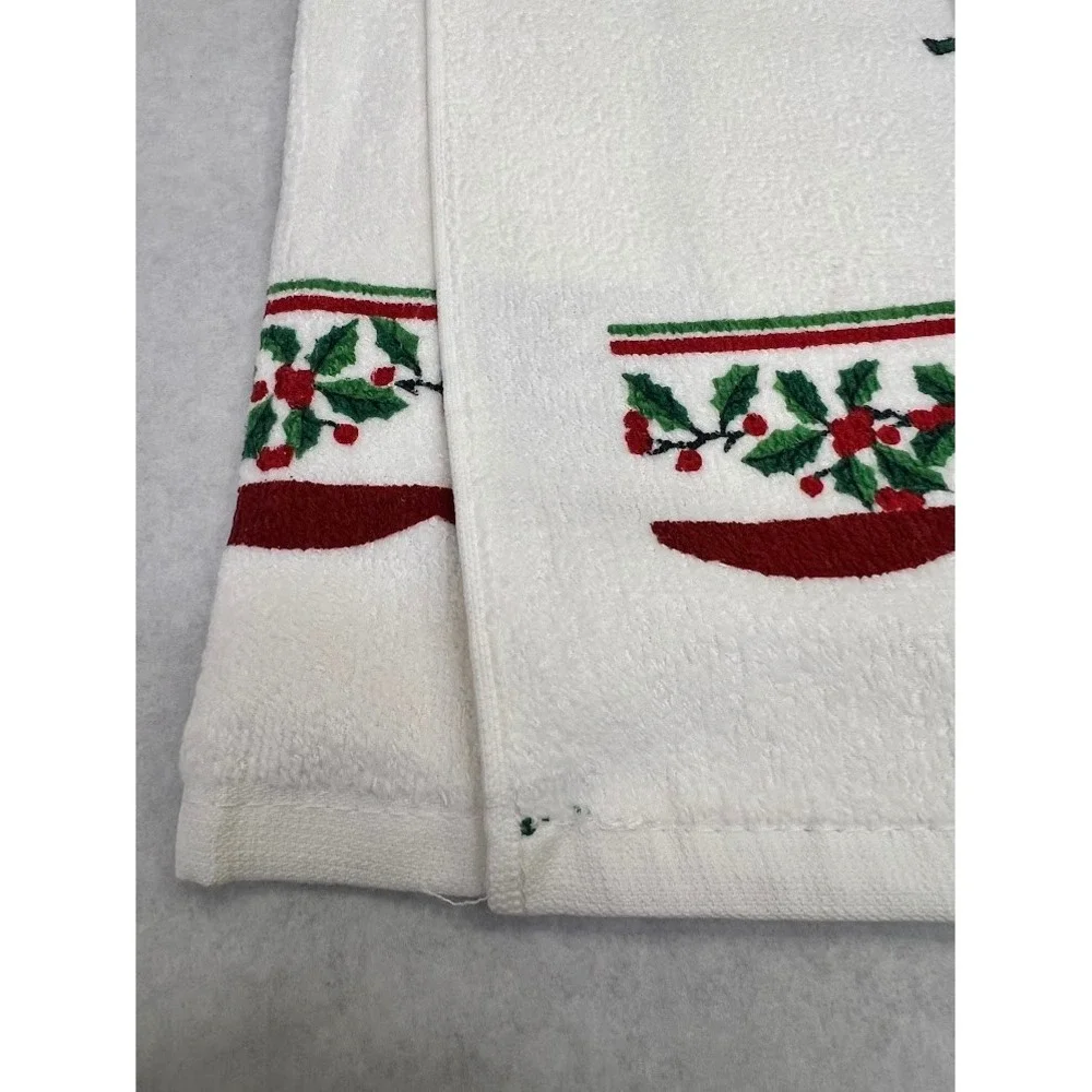 Vintage Christmas Holly Berry Red Bow White Cotton Hand Towel Holiday Decor
